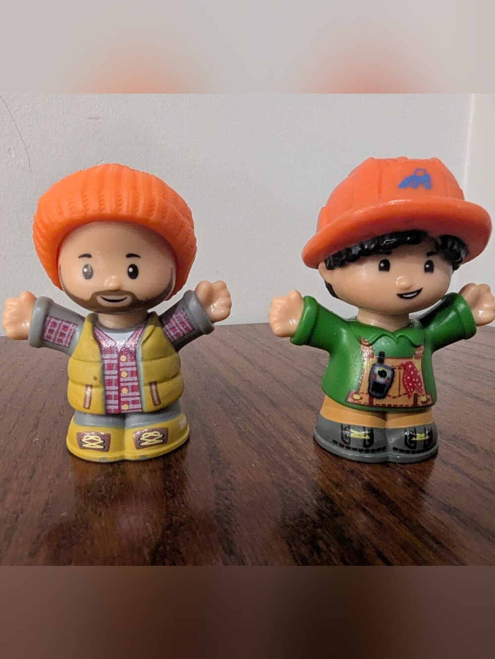 Little People “Time to Camp” Camper Hipster & Koby construction Site Figures